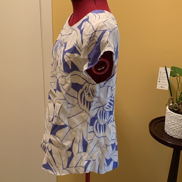 Island Company Capricorn Lined Blue and White Short Sleeve Linen Top - Picture 4 of 12